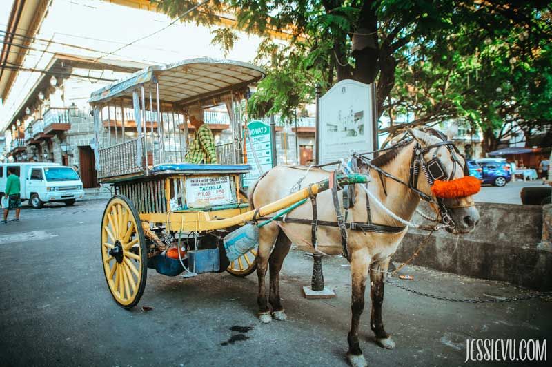 Xe ngựa kéo Intramuros